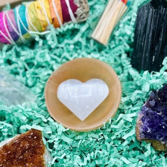 Crystal Gift Box Love Healing and Spiritual Connection Set for Valentines Day - Picture 5 of 12